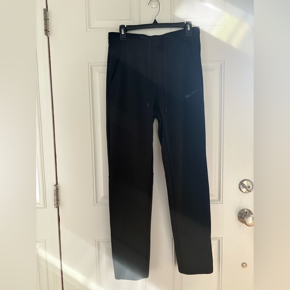 Men’s Nike tapered black pants